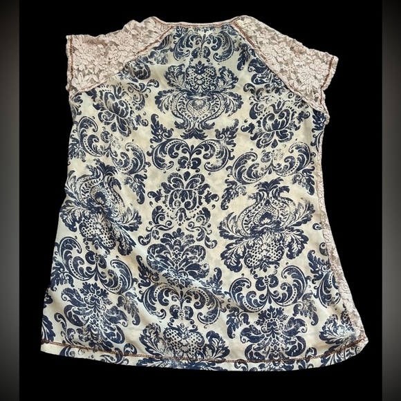 DAYTRIP LACE TOP - Picture 2 of 3